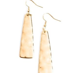 Detailed Definition - Gold
Sold as one pair of earrings.